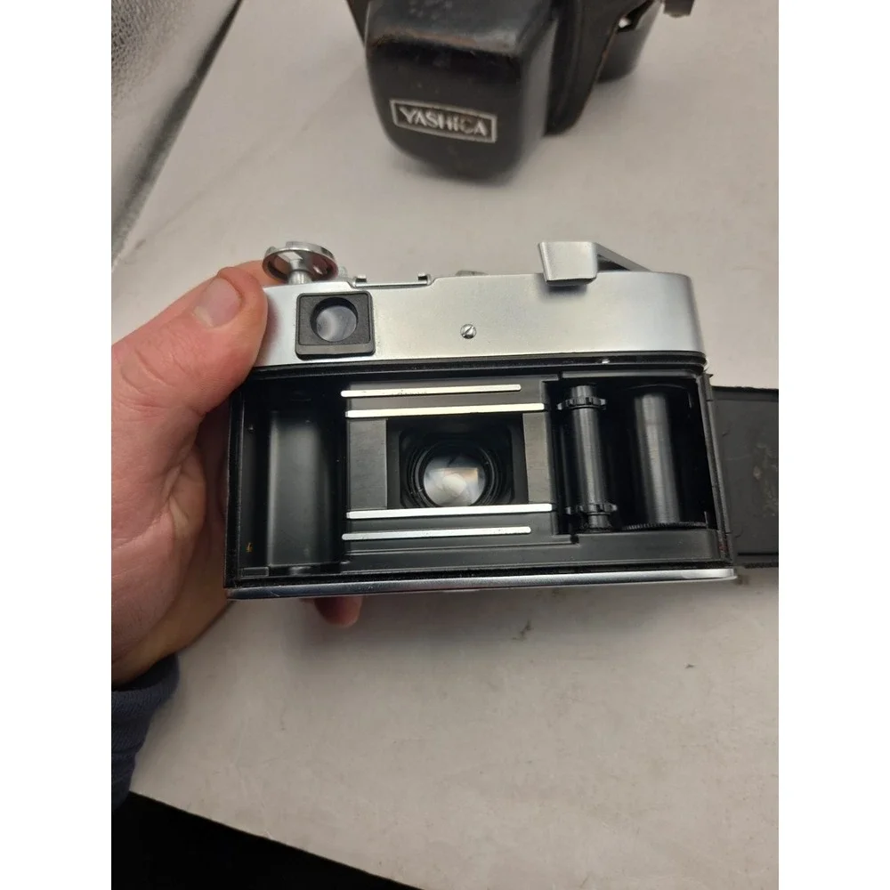 Yashica Lynx-5000 35mm Film Camera 45mm F1.8 & Case Partially Tested See NOTES